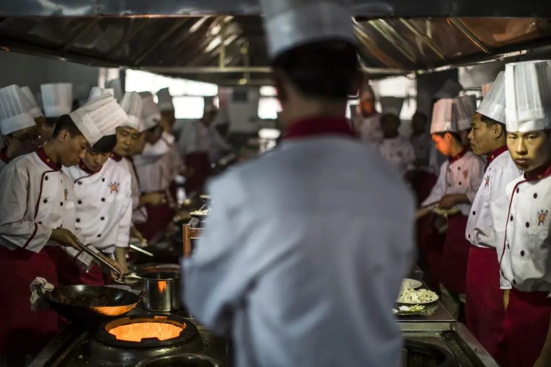 蓝翔校长前妻回应实名举报前夫,蓝翔技校校长被前妻举报最后结局