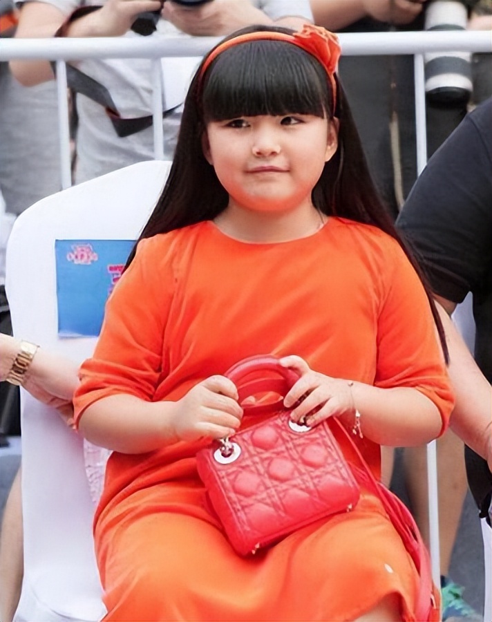 李湘一顿早餐5000块钱原版,李湘大s别墅对比