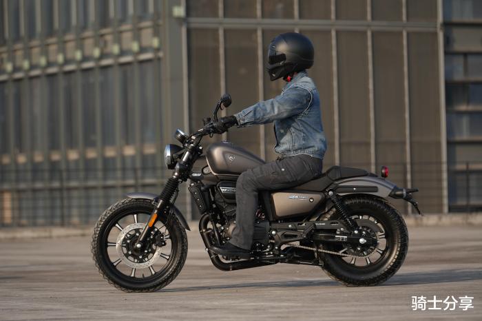 新手第1次买摩托车应该怎么选,新手买摩托车有什么忌讳