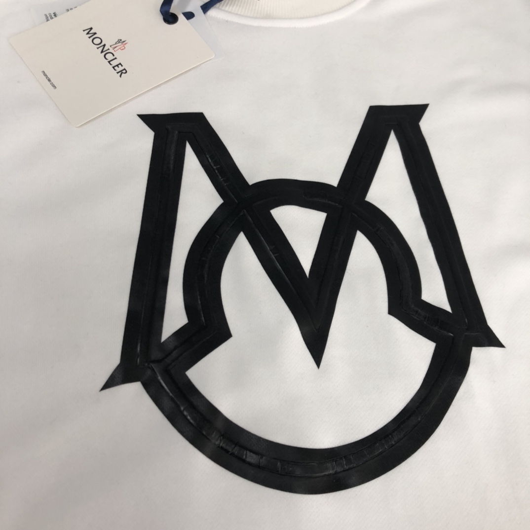 厦门翔安区moncler蒙口卫衣搭配,Moncler套头连帽卫衣