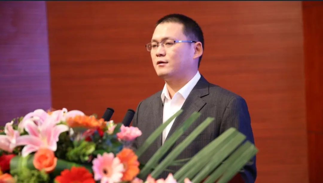 一夜关停！潜伏八年的催债大佬，洗白失败