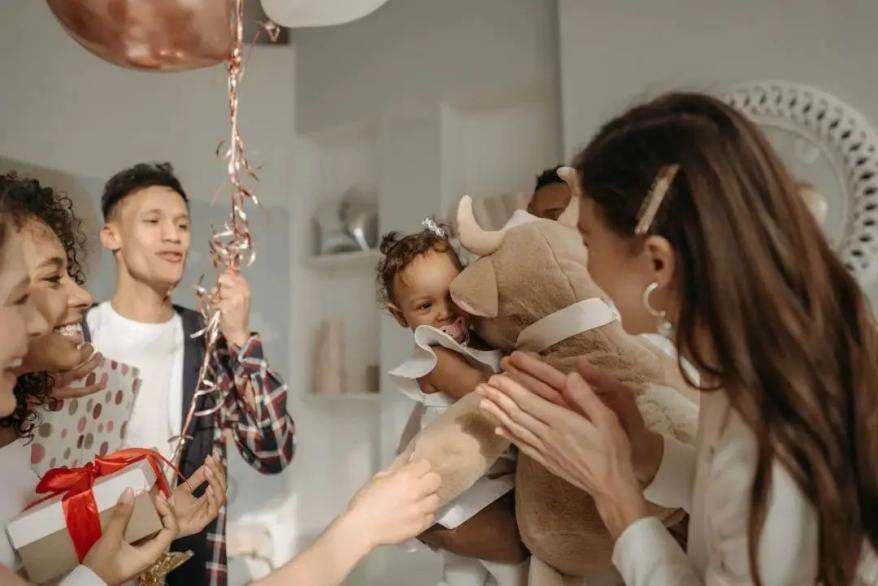 母亲节借势营销案例,母亲节创意礼品营销视频