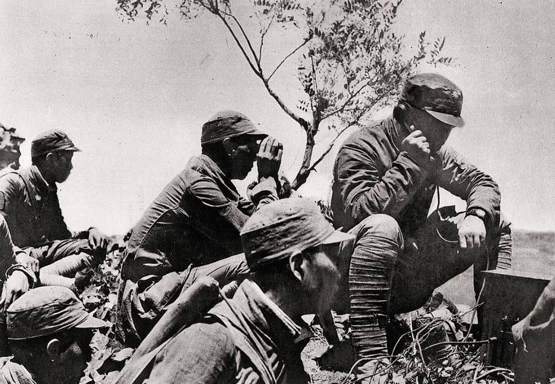 都使用猛虎掏心战术，*伯承刘**和粟裕在使用时有何不同？