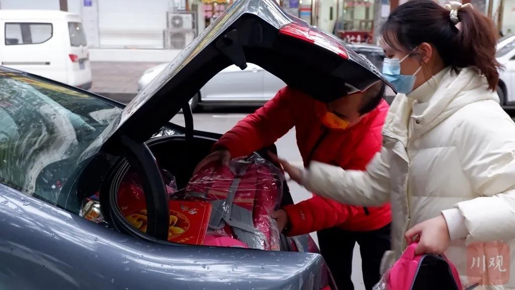 关爱留守儿童暖冬公益行,走进校园关爱留守儿童活动