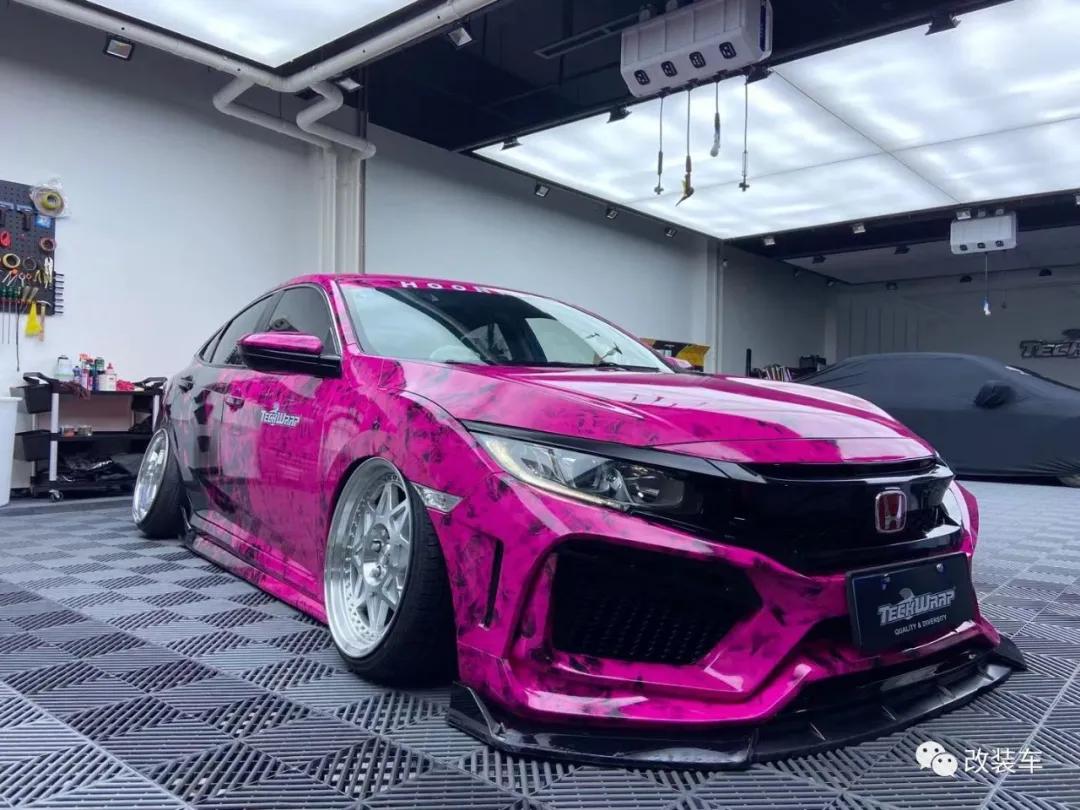 十代思域樱花粉低趴姿态,十代思域炫动蓝低趴姿态