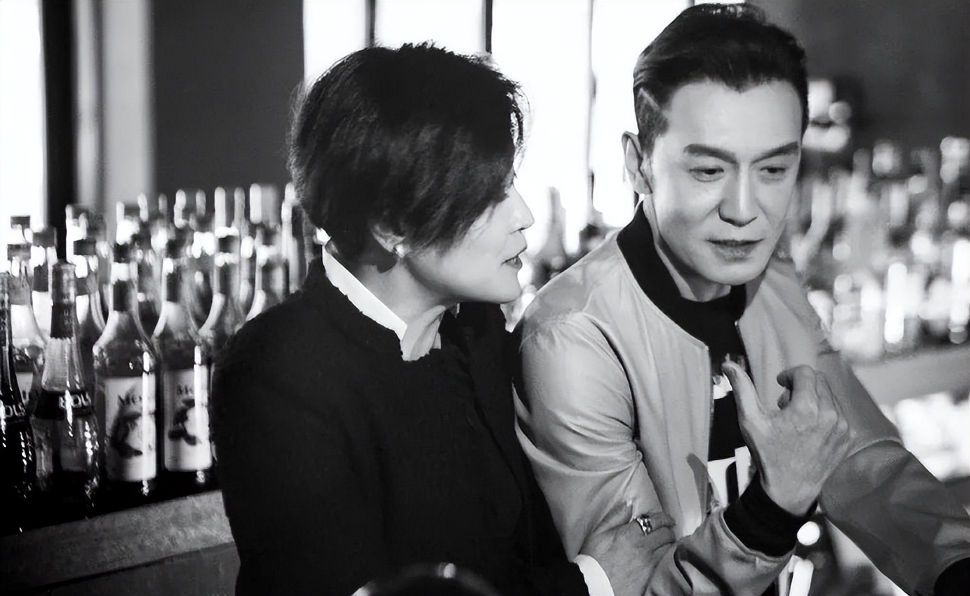 李咏离世4年，再看哈文的状况，才明白嫁给李咏是最好的选择