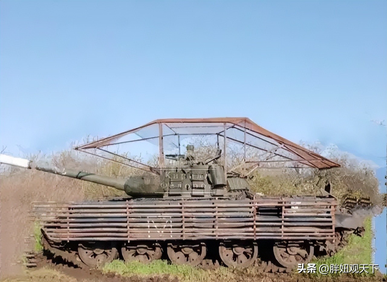 俄军坦克远程打击,俄军出动自爆装甲车对付乌军