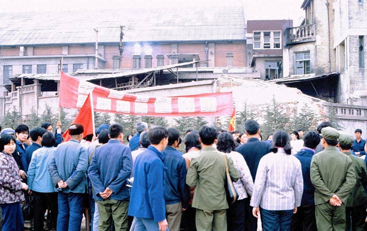 80年代我穿袜子的老照片,80年代袜子老照片