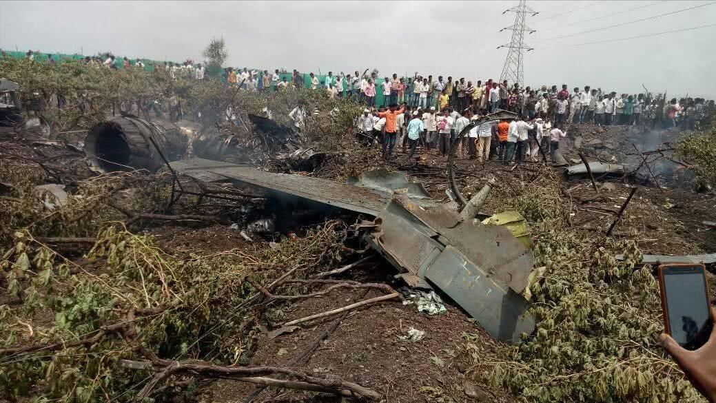 一元卖航母？俄罗斯太大方还卖战斗机，印度最后成了小白鼠！