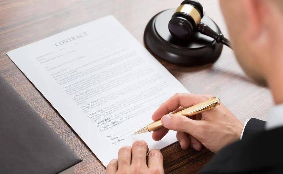 法律科普违约责任,法律知识误伤有什么赔偿