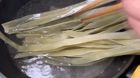 麻酱宽粉好吃的做法,爽滑劲道的麻酱宽粉的做法