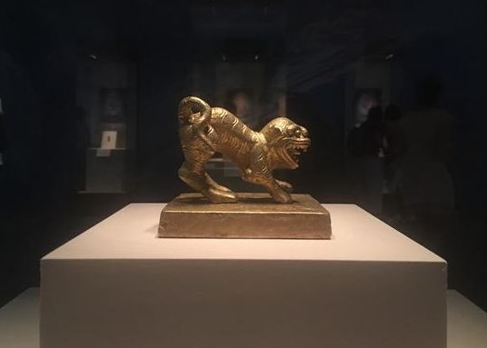 四川一个村都是盗墓高手，6岁小孩都潜水摸宝，一只金虎卖800万