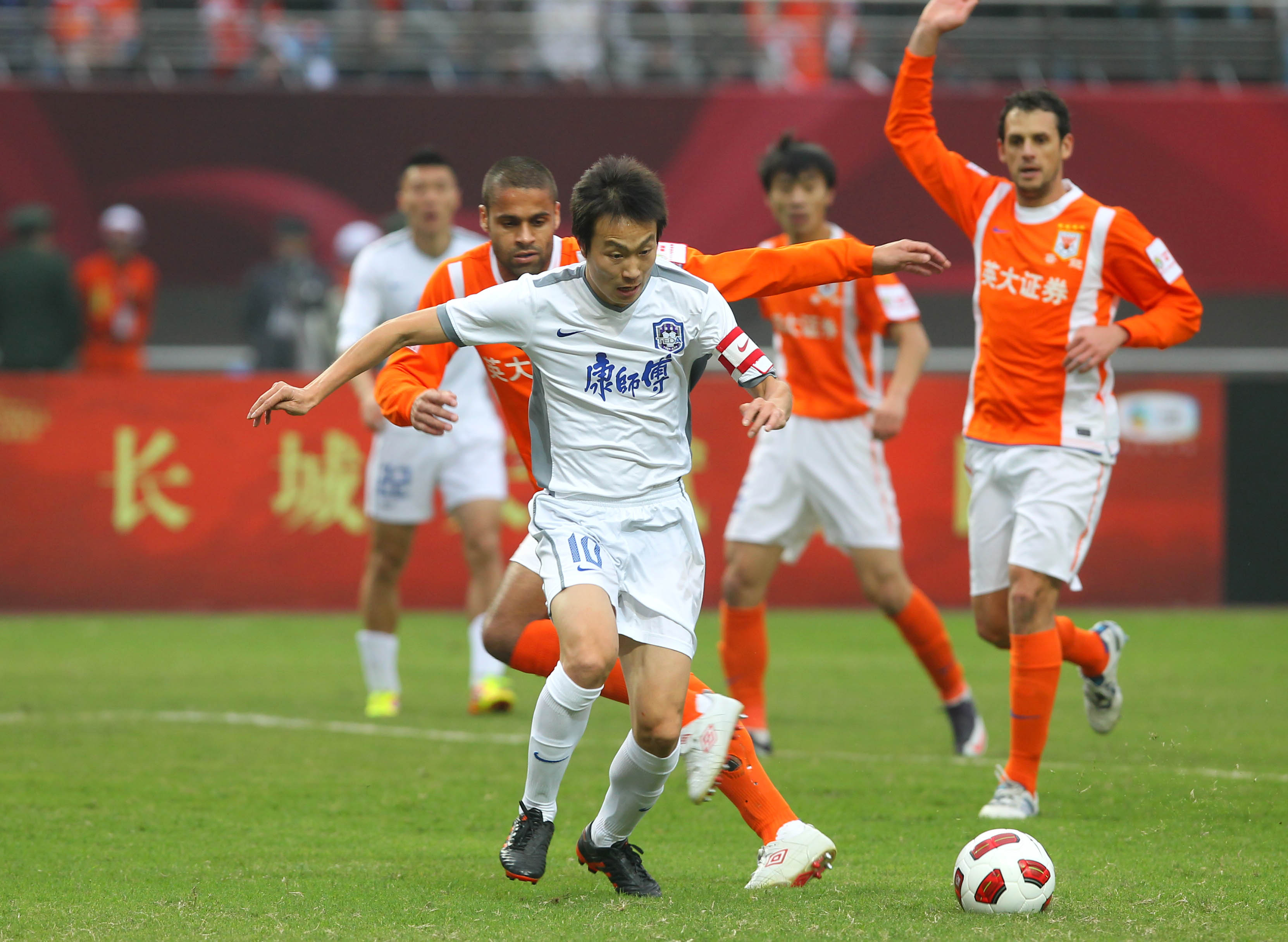 天津泰达得过冠军吗,李玮锋天津泰达足协杯冠军