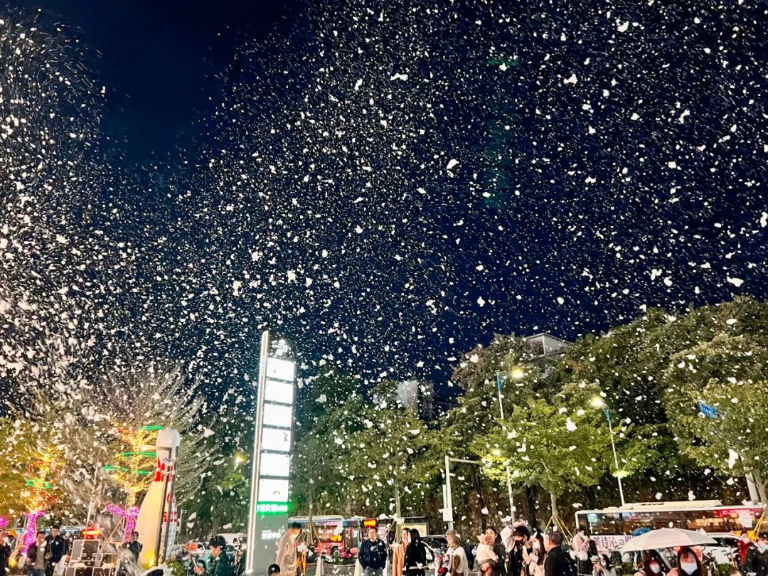 冰雪世界深圳哪来的雪,全球最大室内雪世界冰雪中心