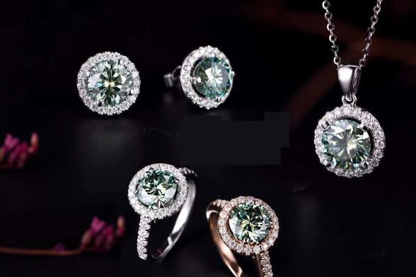 莫桑石和钻石普通人能分辨出来吗,人造钻石和莫桑石的区别