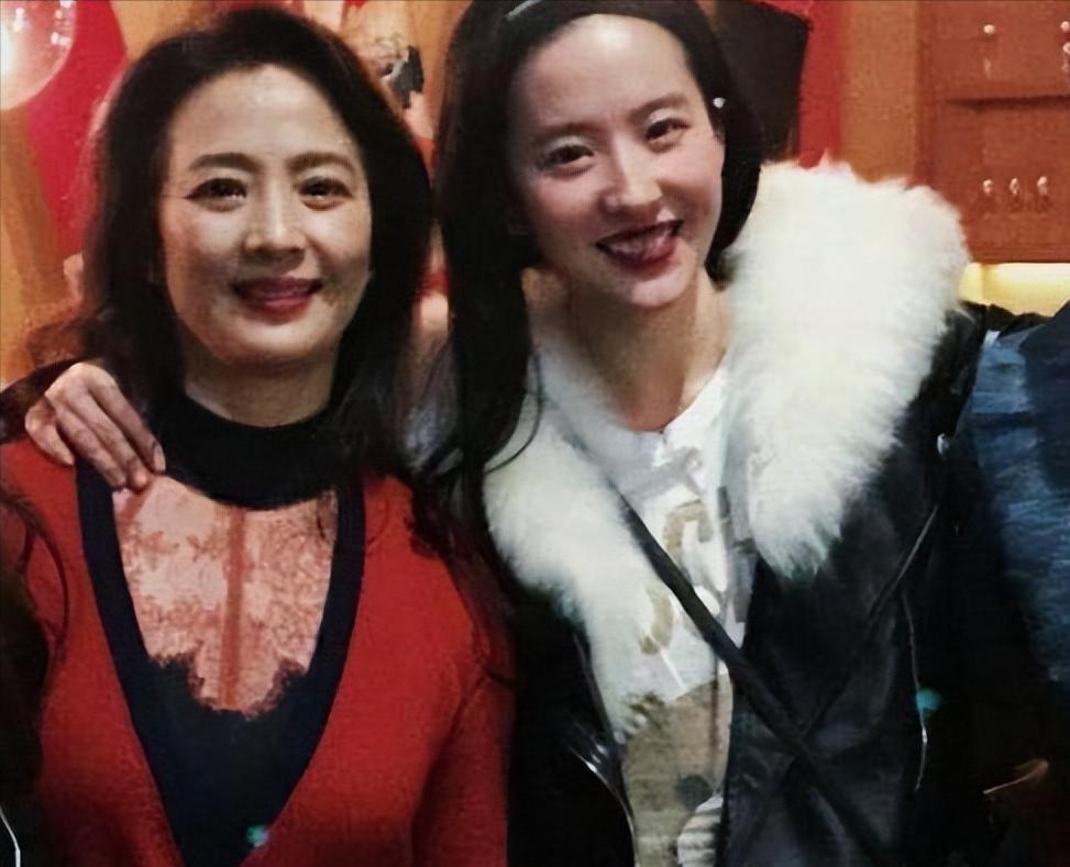 放弃婚姻和事业，若不是“天仙妈妈”刘晓莉，怎会有刘亦菲今天？
