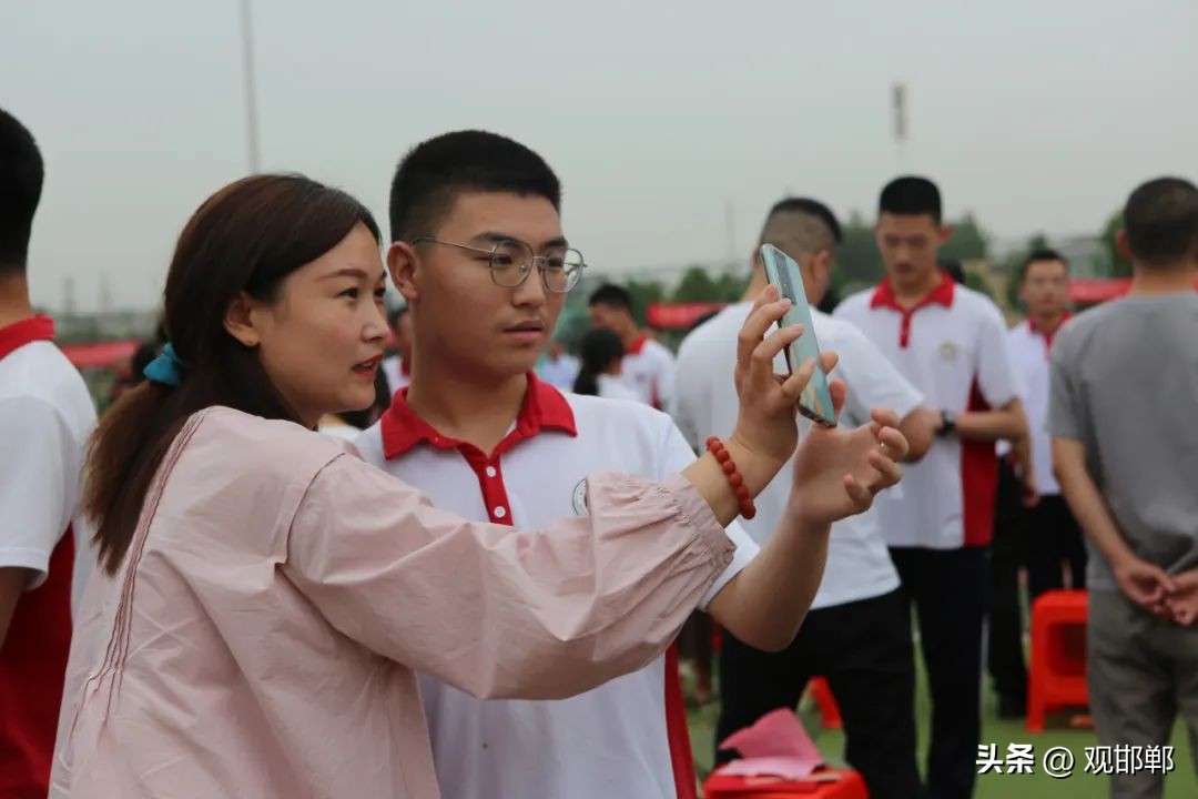 以爱之名育心成长主题活动,成人礼仪式学校举办