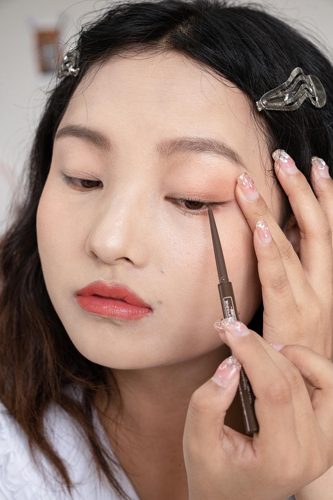 大眼画眼妆的技巧,原来眼妆才是换头的关键