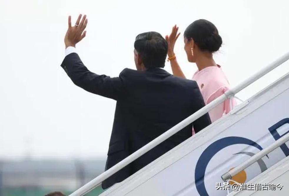 印度峰会上争奇斗艳：韩国第一夫人好嫩，日本第一夫人清新脱俗