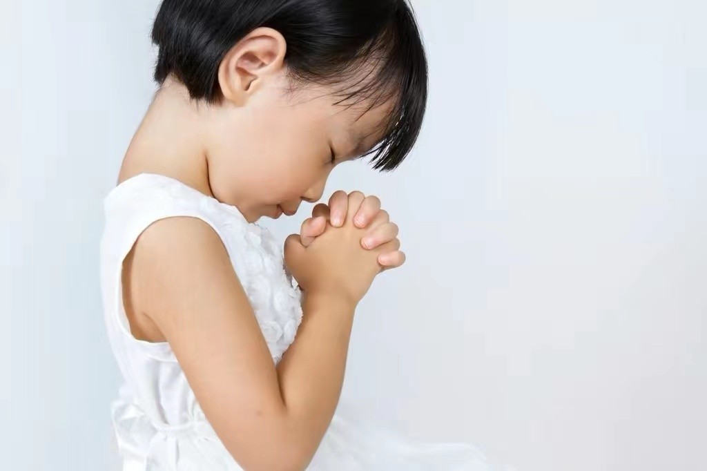 女童女裤有黄渍正常吗,女童裤上有血是怎么回事