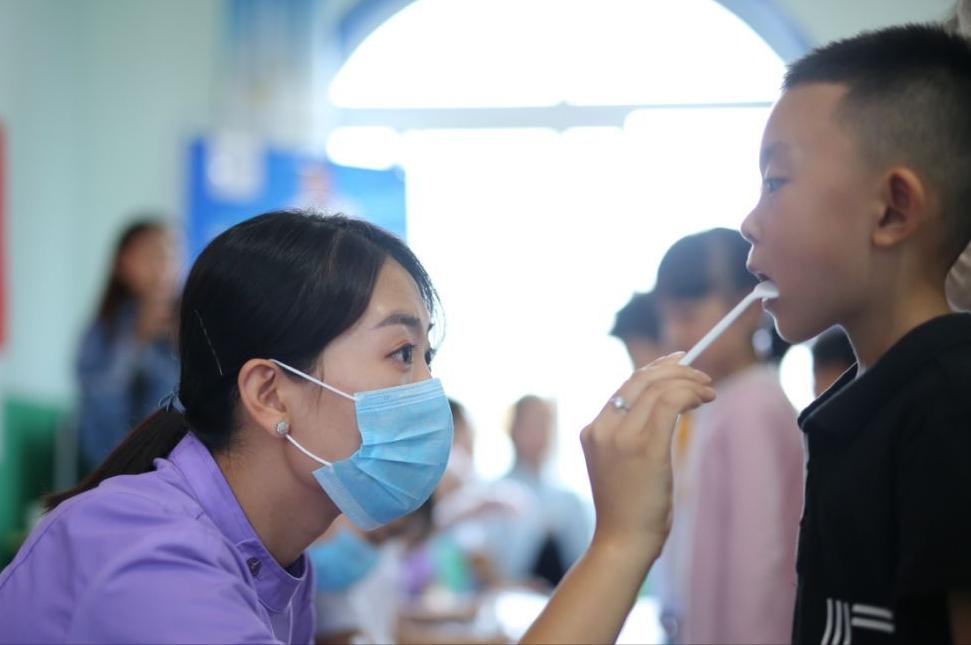 牙齿有了黑三角怎么办,牙齿出现黑三角怎么办12岁