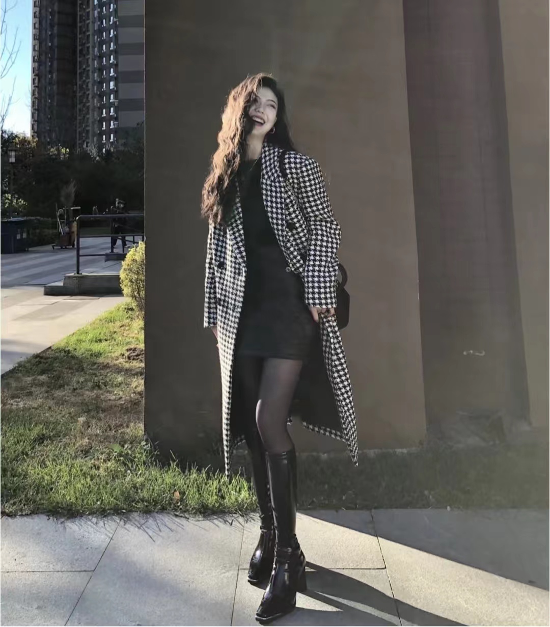 白色大衣里面搭配什么颜色显高级,17-20岁女气质大衣