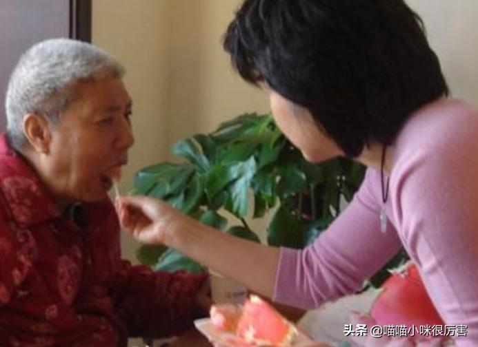 中央台夕阳红主持人黄薇多大,央视主持人黄薇个人简历