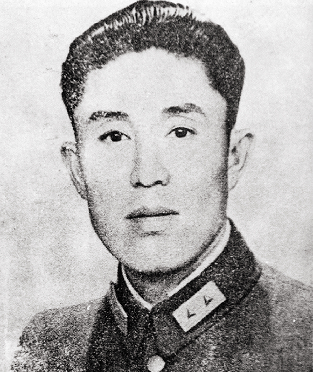 国民*党**中将郑洞国:建国后官至正部,次子在台湾失联