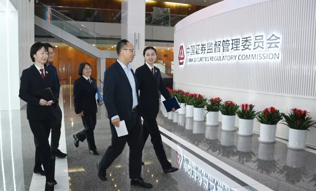 服务大局和公正司法的价值追求,服务大局促发展司法为民谱新篇