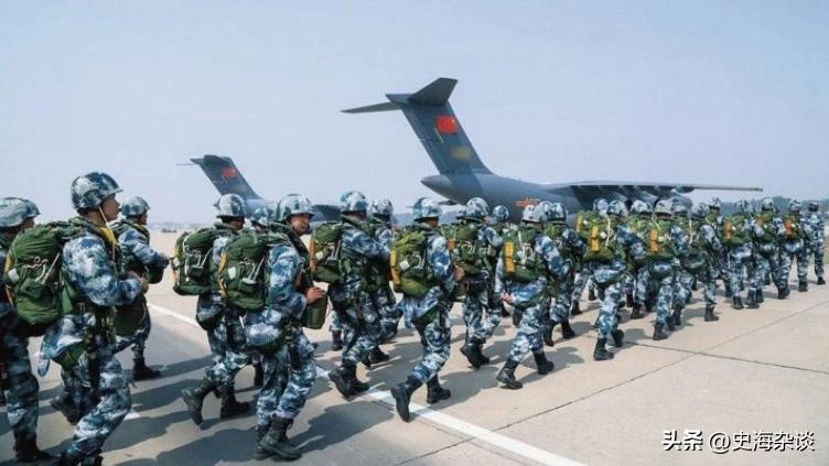 运20多机编队,运20首次空降训练