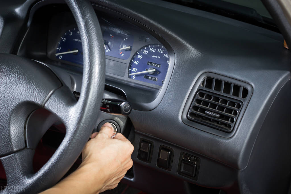 汽油泵有问题会出现什么症状,汽油泵有问题会报故障吗