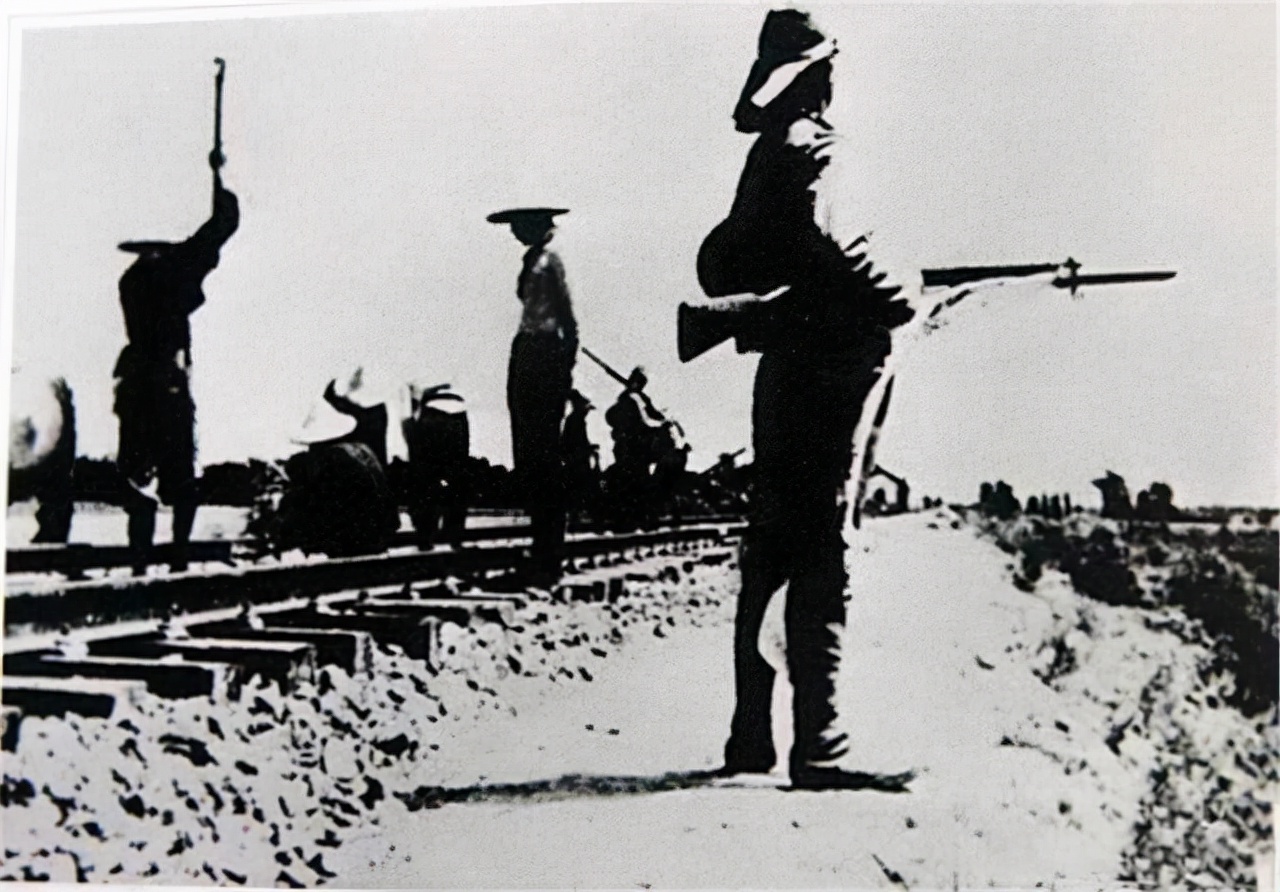 山神？还是野人？那个在日本荒原上漂泊十三载的男子，到底是谁