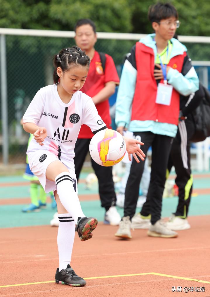 足球宝贝组团表演视频,足球宝贝海选活动