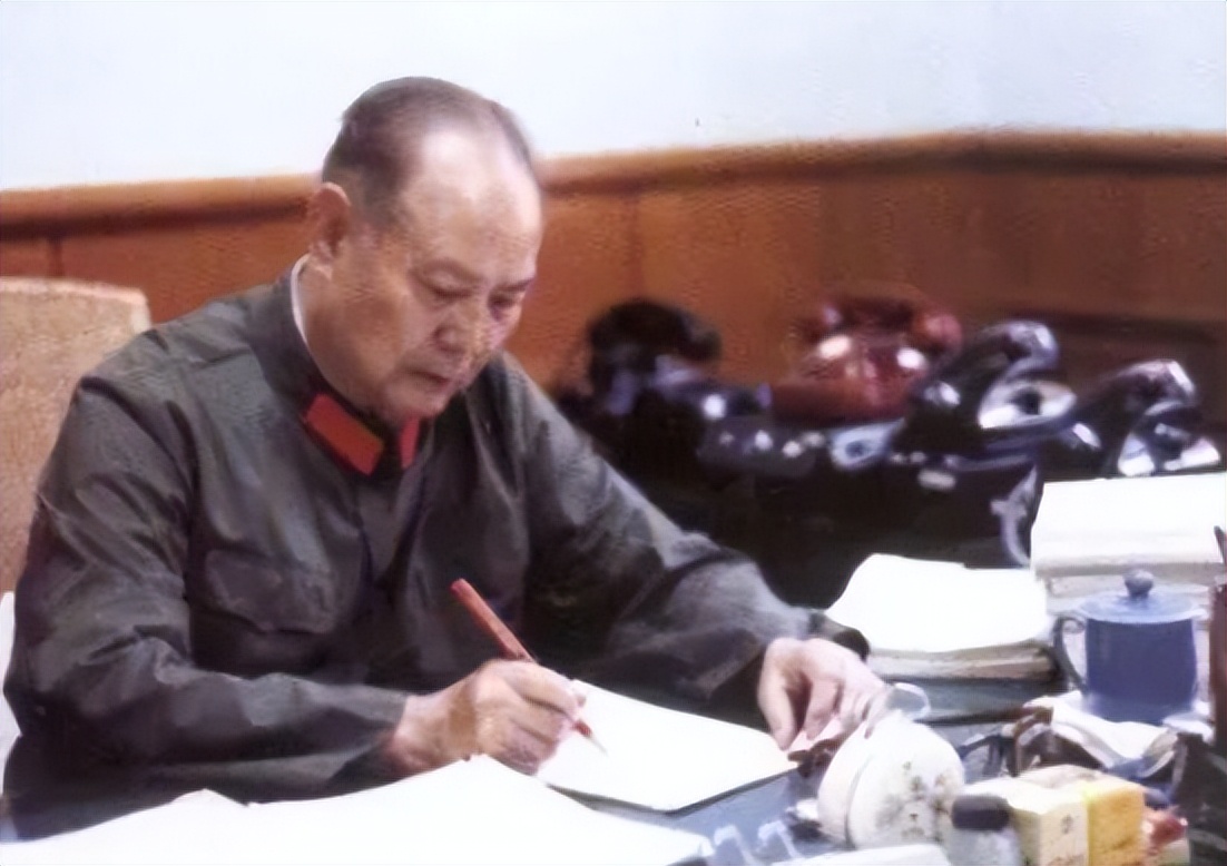 她是叶帅最后一任妻子,生下一双儿女,现年96岁,孙女是知名歌星