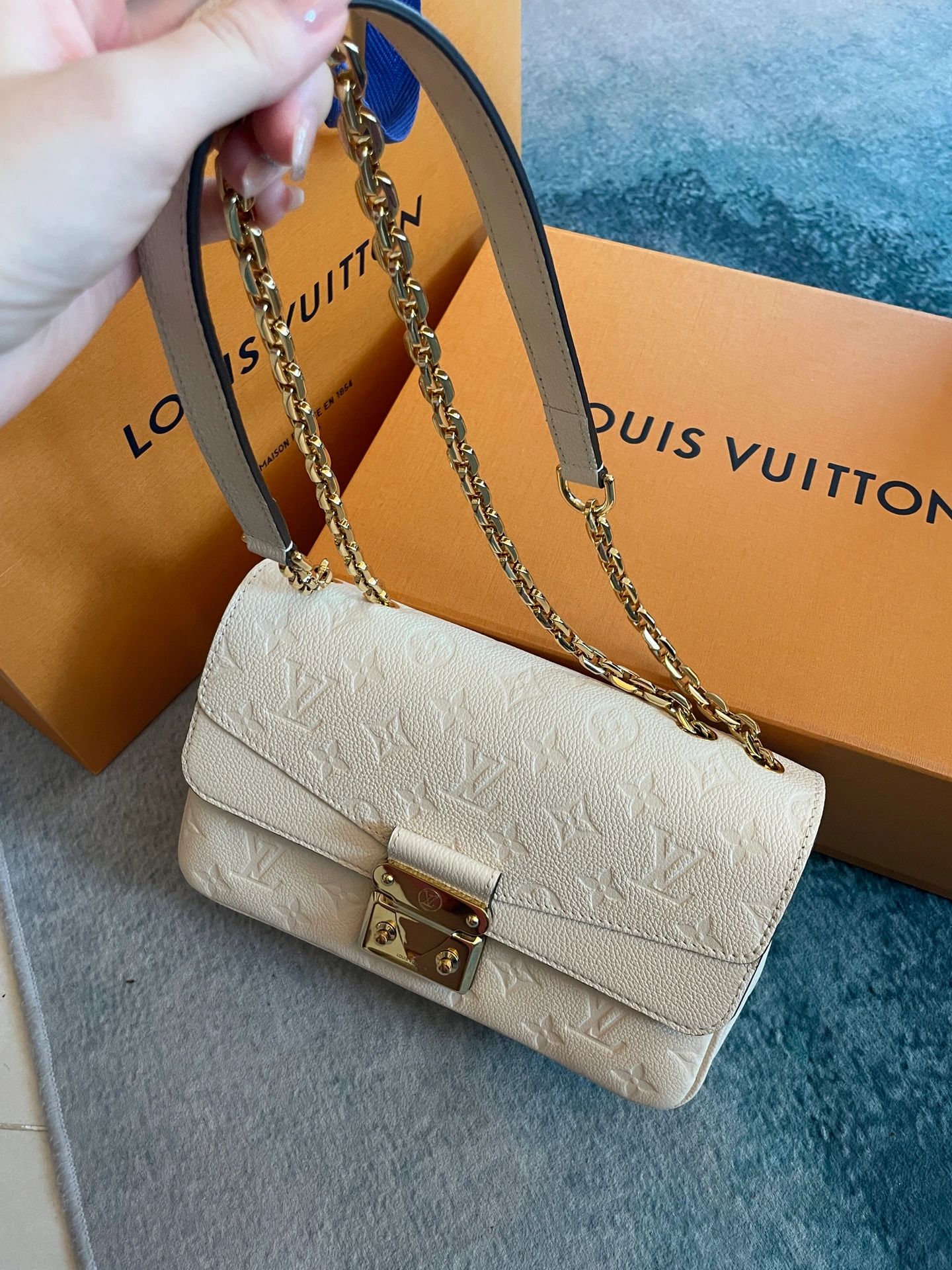 lv新款包包marceau缺点,lvmarceau包哪个颜色好看