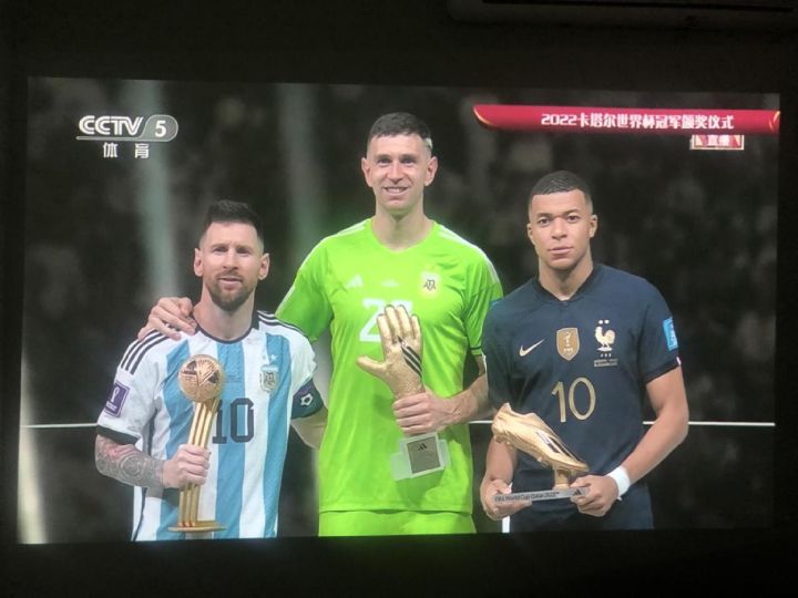 【开箱评测】极米神灯:卧室投影仪的天花板,居然是个吸顶灯!