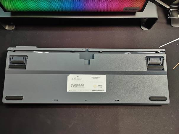 三模机械键盘横评,三百内的三模机械键盘测评