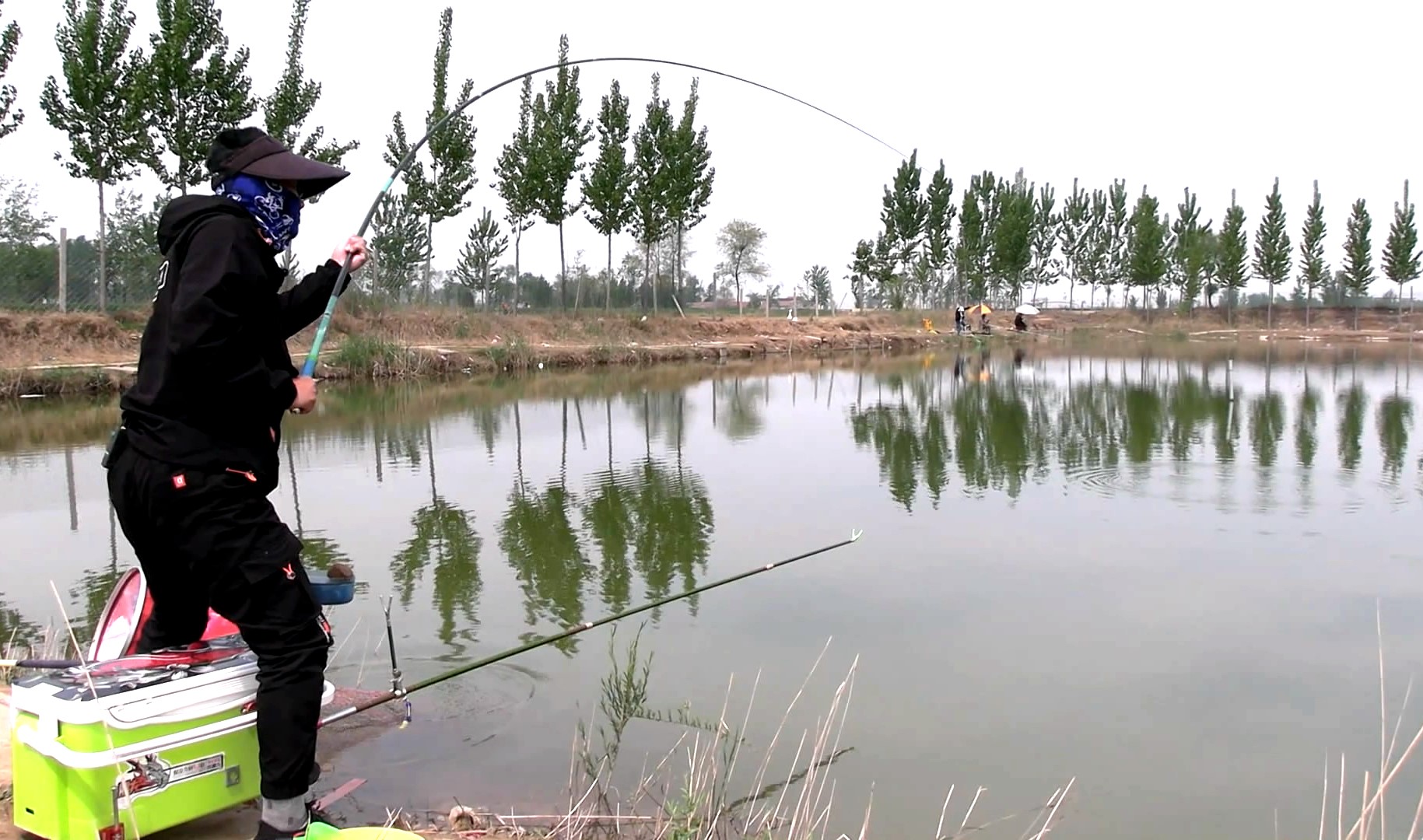 新手钓鱼要买哪些鱼竿,钓鱼新手需要买哪些鱼竿