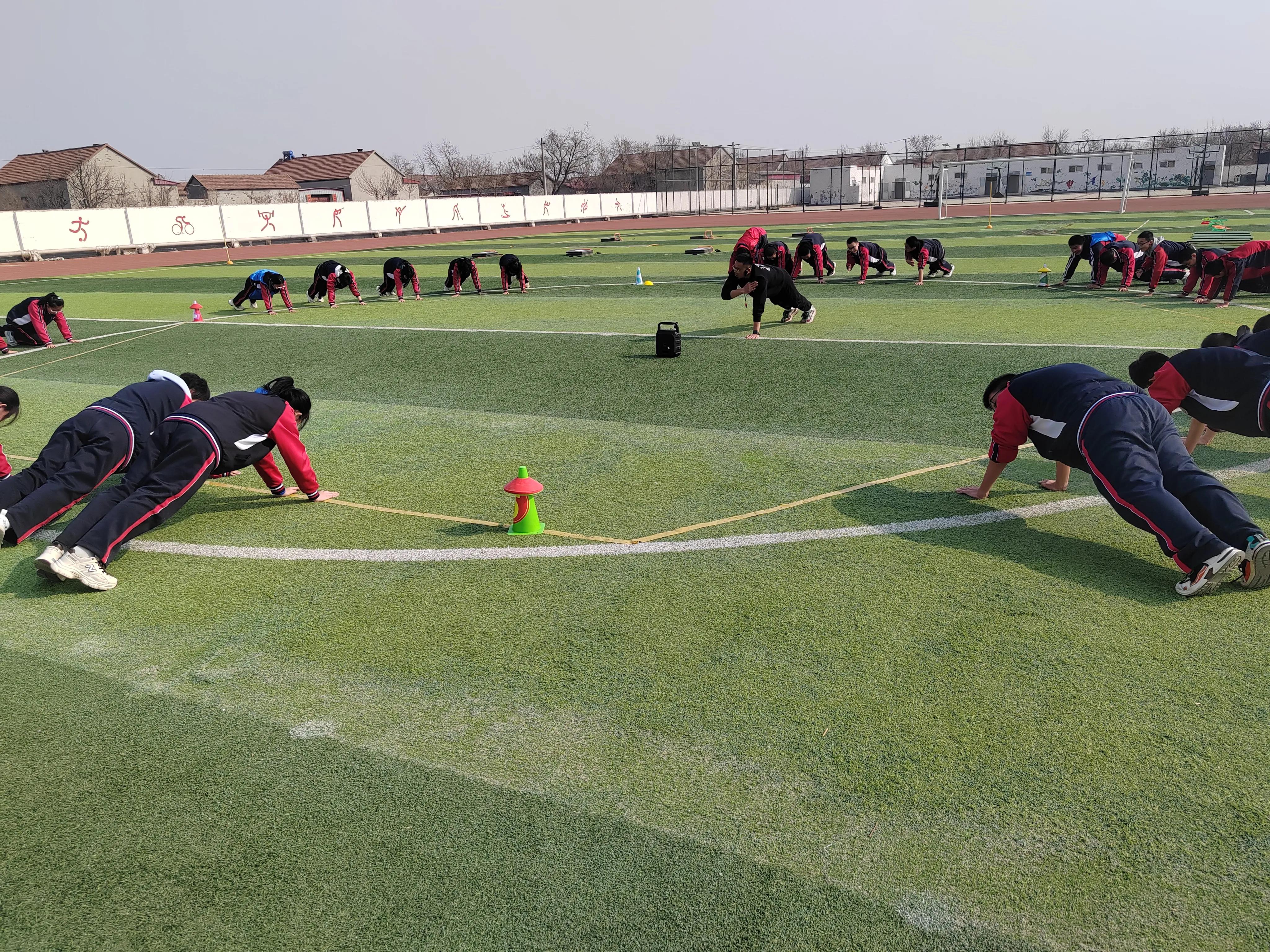 东营市中小学体育与健康学科“强镇筑基送教助研”活动走进利津县