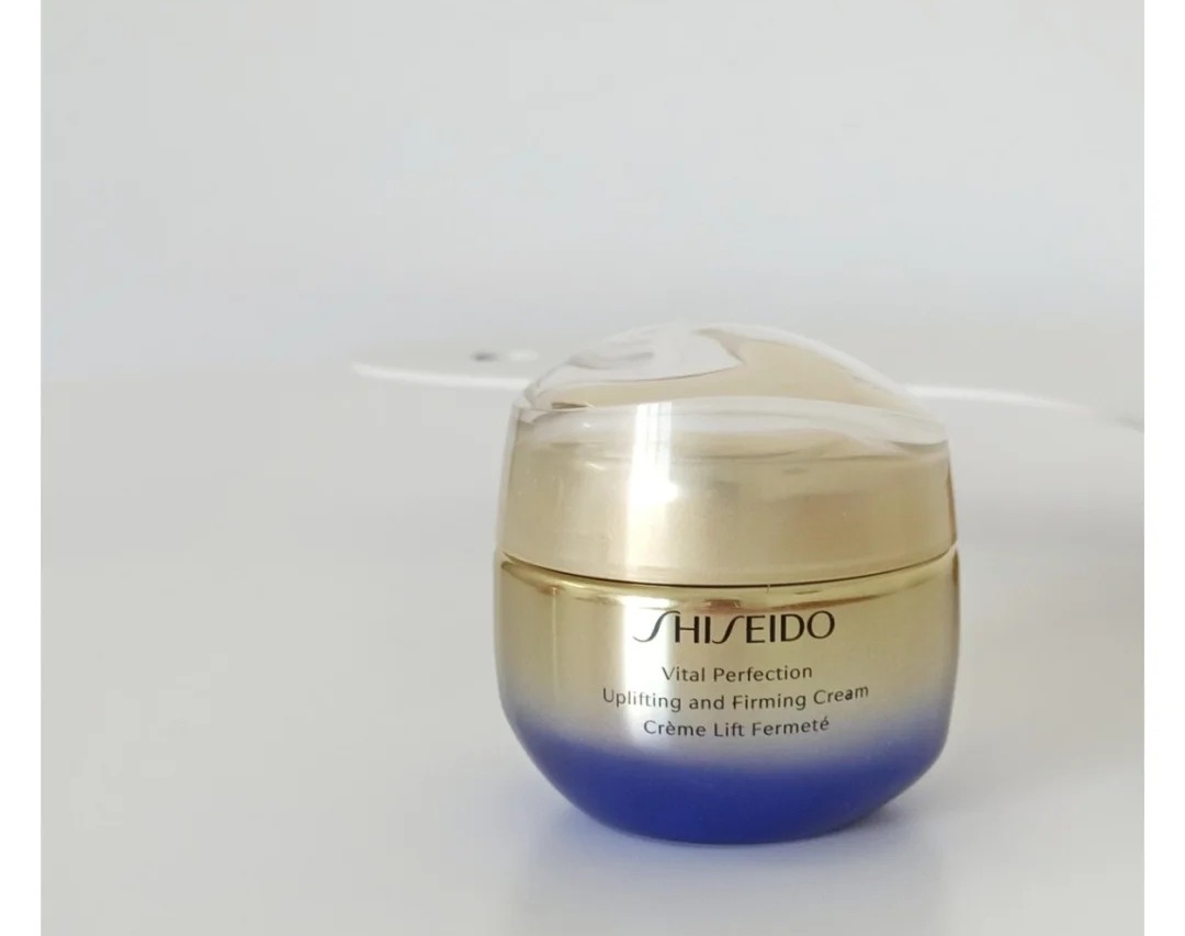 “千元级”的高端面霜怎么选？兰蔻美白提亮，资生堂紧致抗老