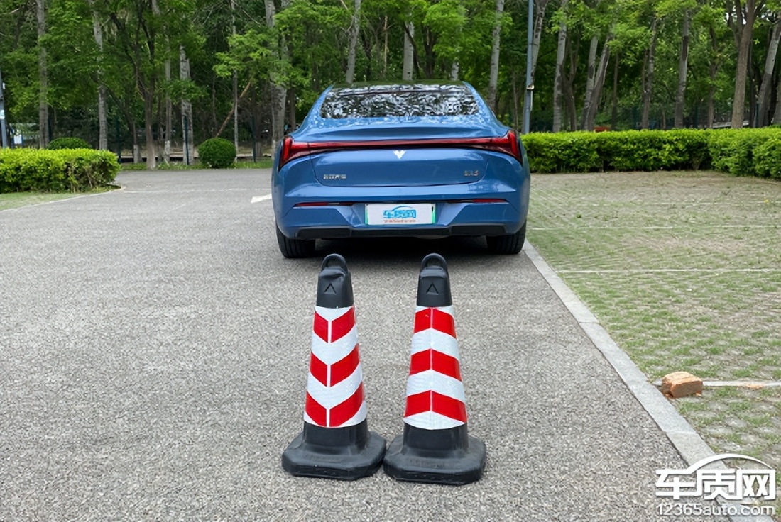 2022款哪吒S试驾视频,2022款哪吒S测评