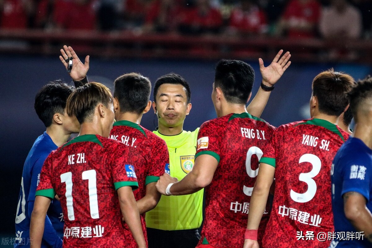 高洪波的焦头烂额证明了足协主席不好干,中国足球更难搞。