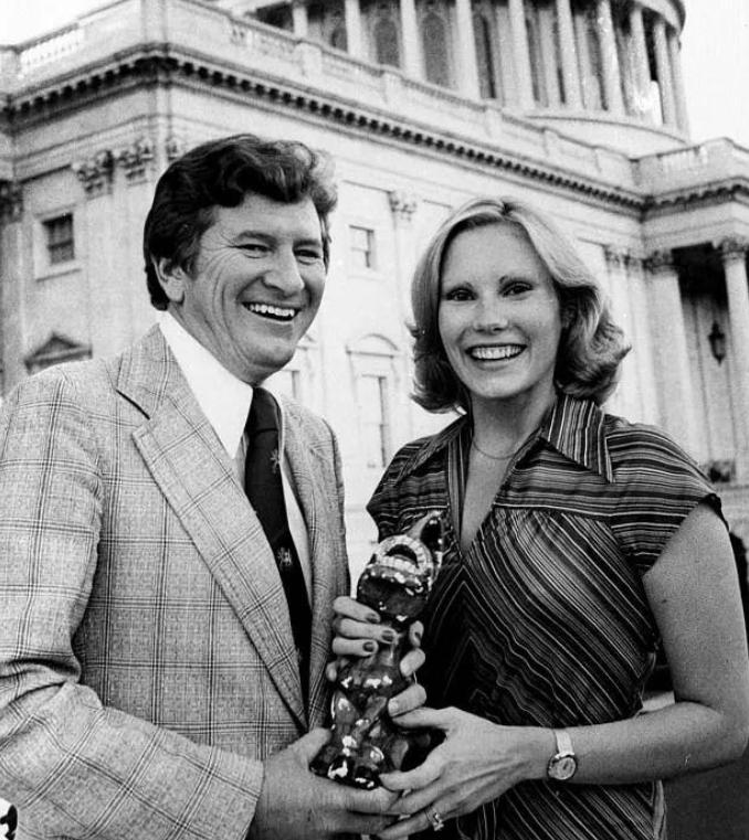 美女富豪嫁给农村小伙,美女富豪嫁给穷小伙