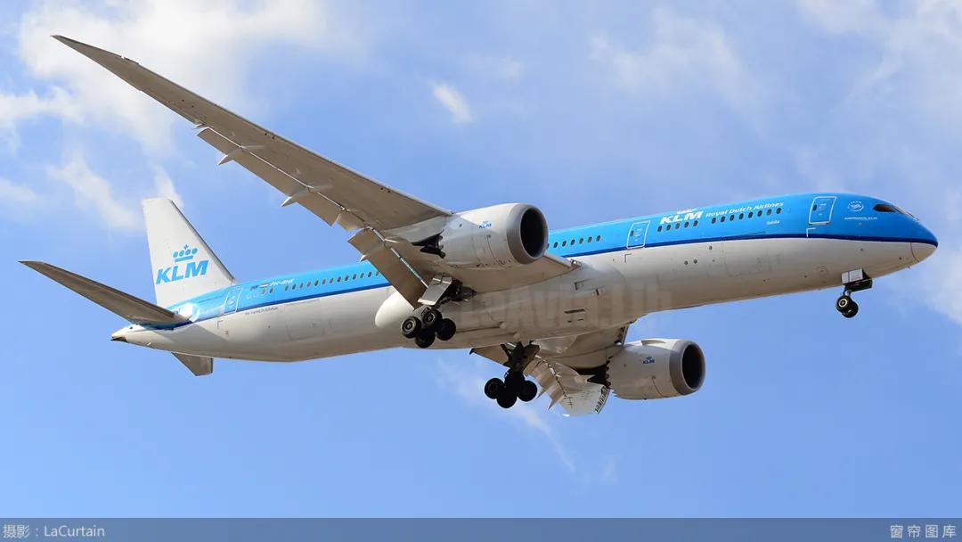 巴西飞日本在阿姆斯特丹转机体验如何？国足队员洛国富告诉你答案