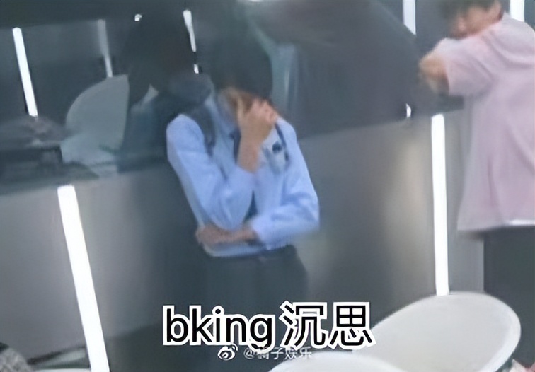 王鹤棣出席活动微博惊艳,王鹤棣一夜爆红的反应