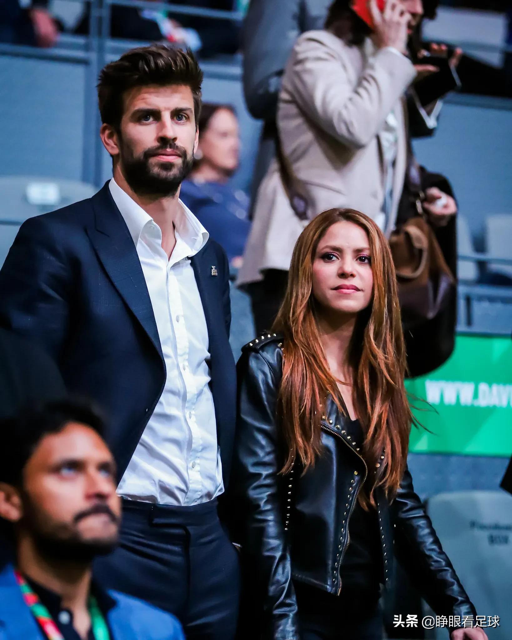 巴西足球巨星梅西和内马尔,梅西库蒂尼奥拥抱