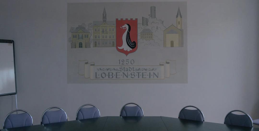 一群疯子，一个落魄王子，483天精心谋划，最终被捕