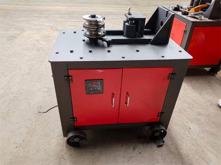 管子除锈机现场视频,全自动钢管内壁除锈