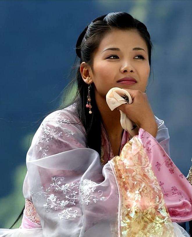 被“贤妻”*绑捆**的人生：刘涛曾经有多风光，现在就有多失意