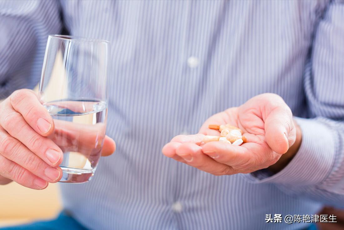 口腔溃疡最快解决法吃维c,为什么口腔溃疡医生要喊补维c